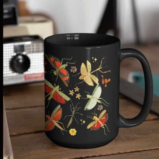 Praying Mantis Black 15 Ounce Mug