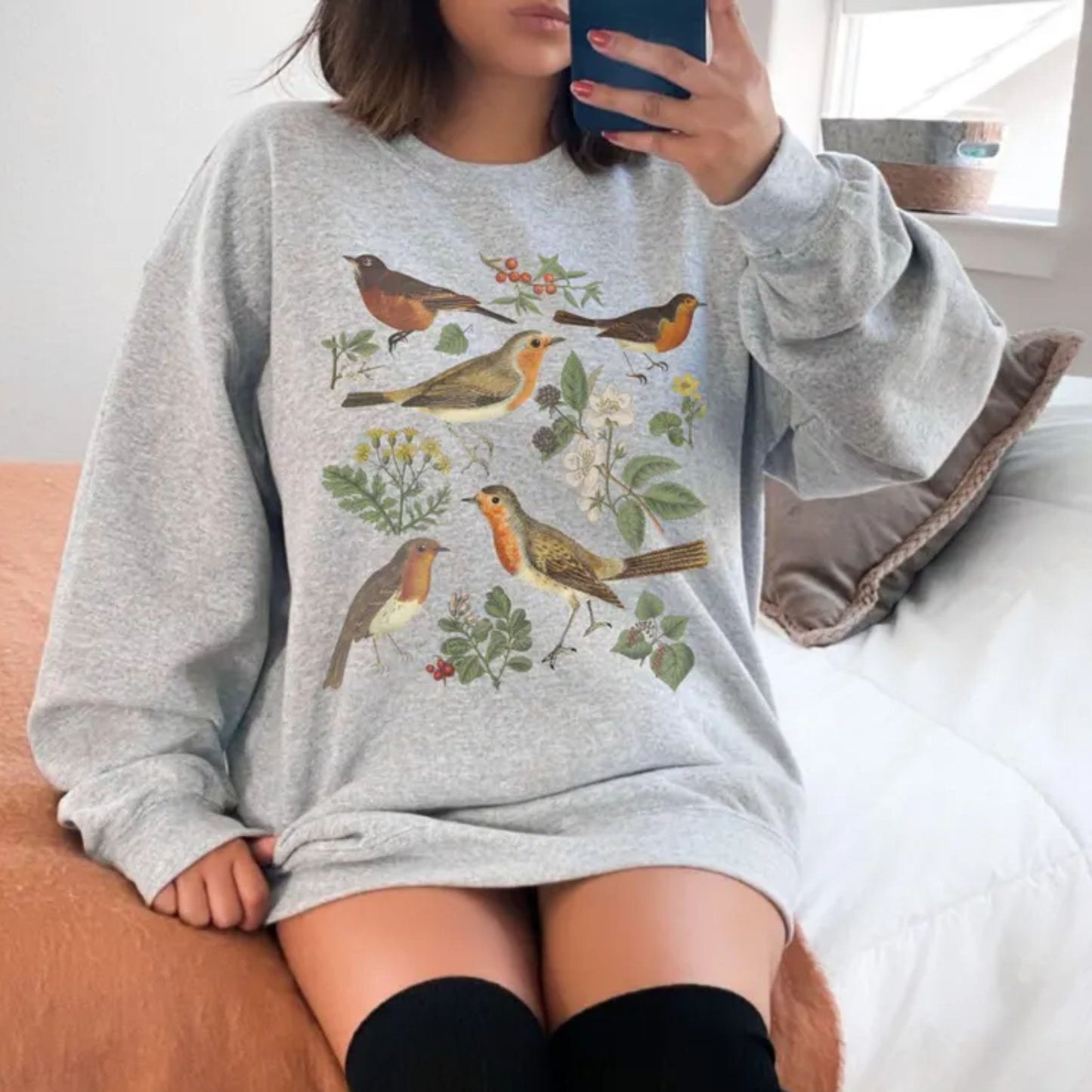 Vintage Red Robin Bird Sweatshirt