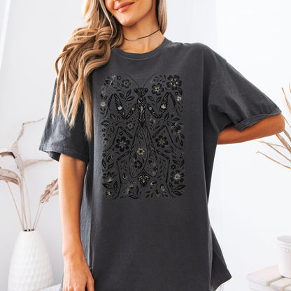 Praying Mantis Flowers T-Shirt