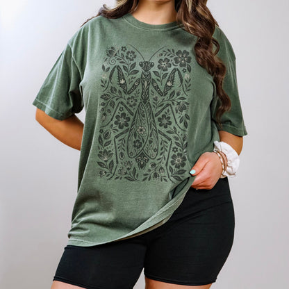 Praying Mantis Flowers T-Shirt