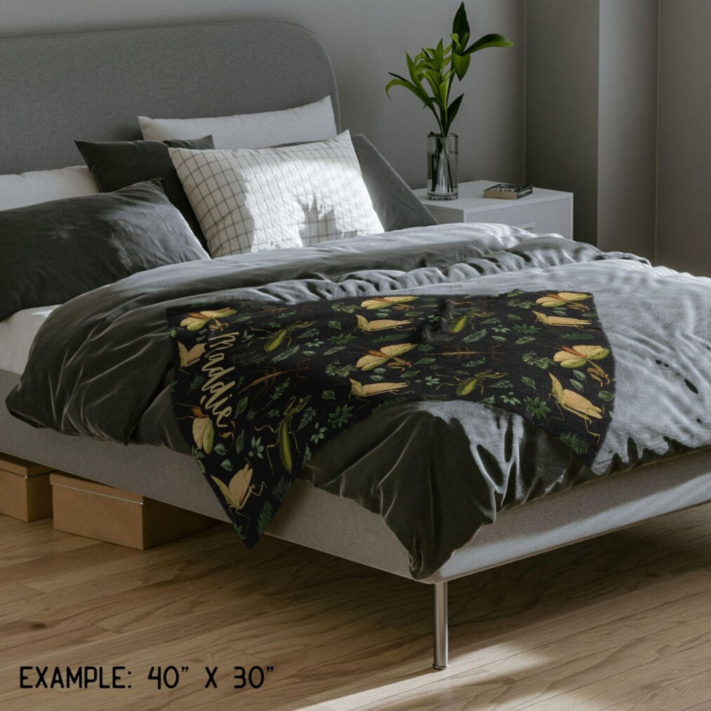 Praying Mantis Veleteen Minky Blanket