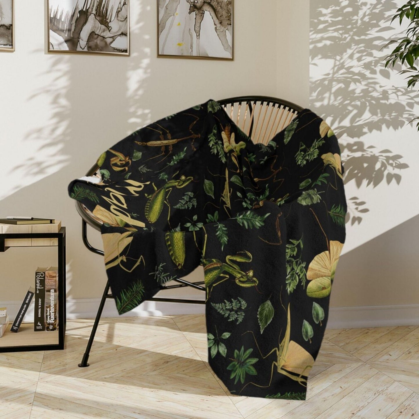 Praying Mantis Veleteen Minky Blanket